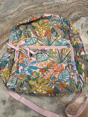 Vera Bradley large Quilted Floral Print Women's Backpack in Pink monstera